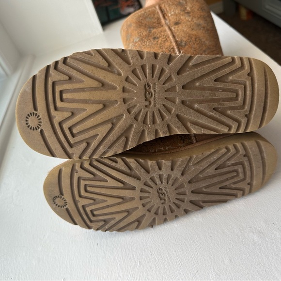 SWEET UGG TALL BOOTS MONOGRAMMED SZ8 EUC - Picture 5 of 7